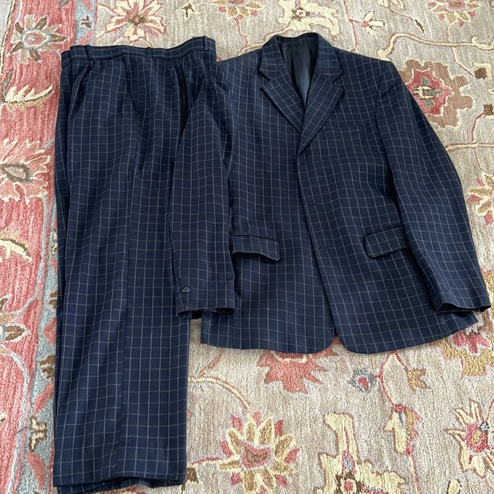 Dress suit